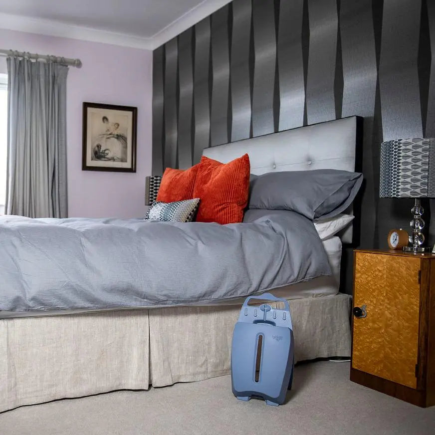 Ugo Stand with Dignity - Freestanding Night Bag Holder