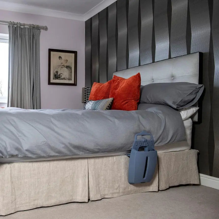 Ugo Stand with Dignity - Freestanding Night Bag Holder